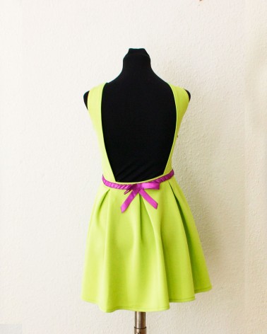 Vestido Corto Verde Lima con Tirantes