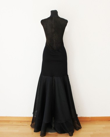 Vestido Largo Negro de Corte Sirena con Escote Ilusión y Tul