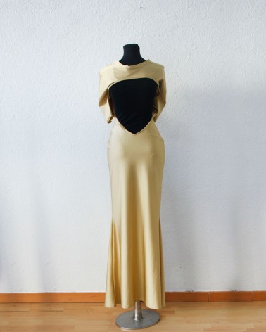 Vestido Color Oro Manga Francesa