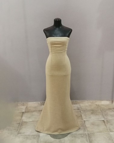 Vestido de gala palabra de honor en color crema