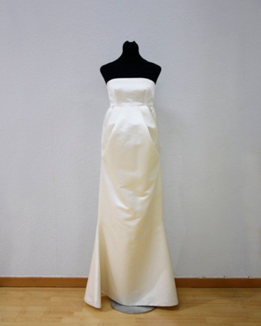 Vestido de novia palabra de honor en mikado recto con pliegues laterales