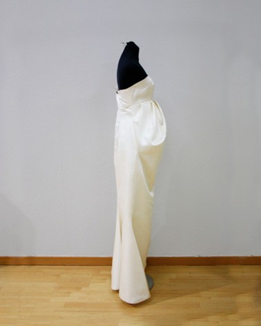 Vestido de novia palabra de honor en mikado recto con pliegues laterales