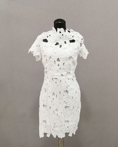 Vestido de novia Corto de Encaje Floral con Escote Joya y Espalda Abierta