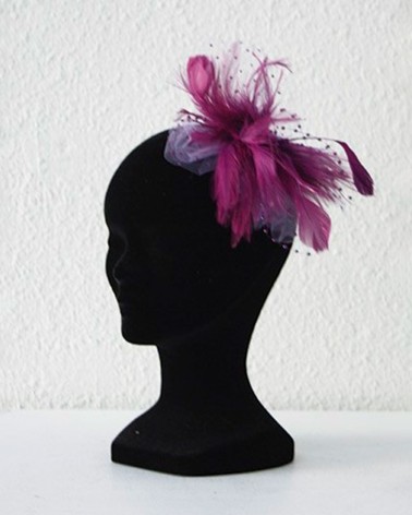Tocado de plumas morado