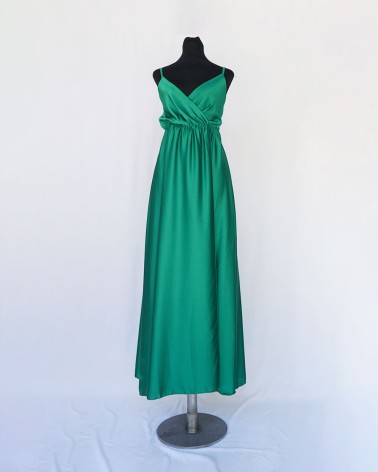 Vestido largo de raso tirantes cruzados verde hoja