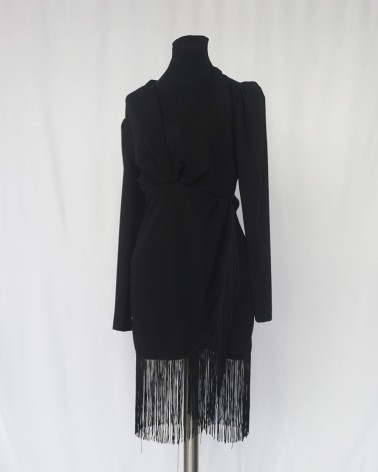 Vestido corto con manga larga y flecos escote en V  LAC01193b