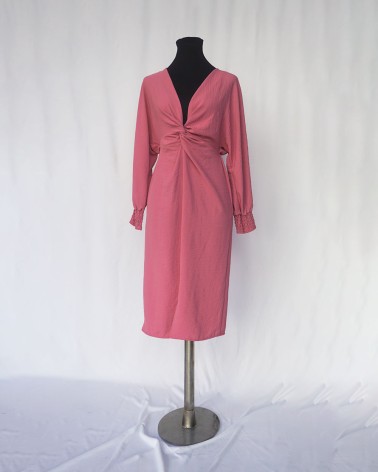 Vestido  manga larga tipo murciélago, fruncido en la cintura con escote en V color rosa.   LAC01228c