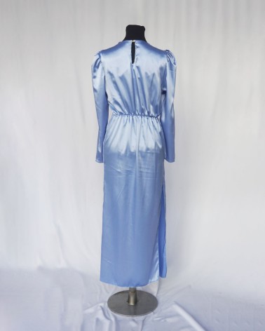 Vestido de manga larga de raso azul cielo