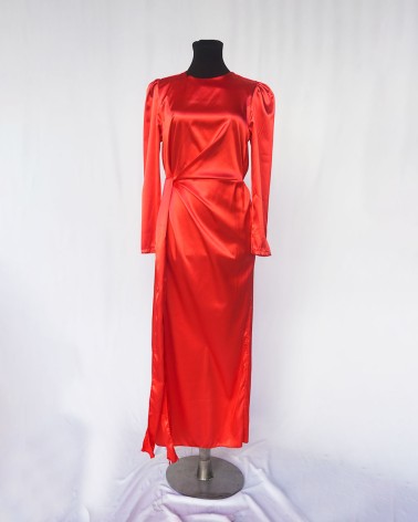 Vestido  de manga larga de raso rojo        LAC21684a