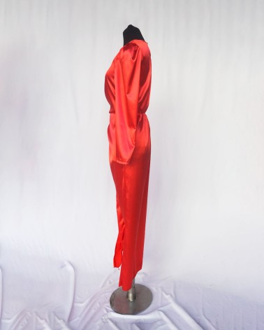 Vestido de manga larga de raso rojo