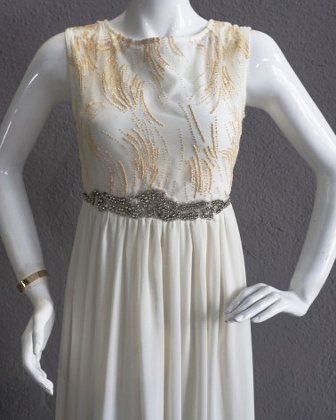 Vestido largo en gasa con cuerpo bordado en dorado