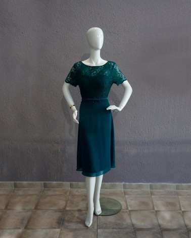 Vestido midi verde petróleo con encaje floral