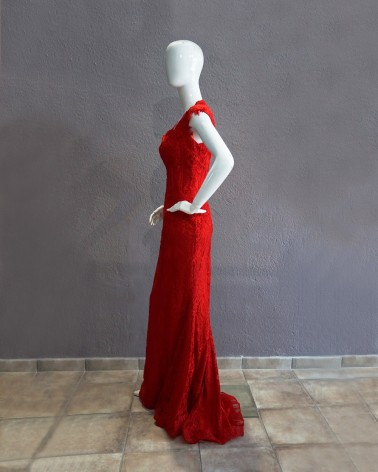 Vestido largo rojo de encaje corte sirena