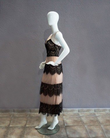 Vestido de Fiesta Largo con Vuelo de Encaje Negro