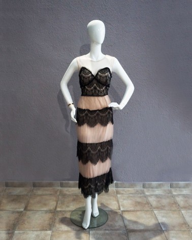 Vestido de Fiesta Largo con Vuelo de Encaje Negro