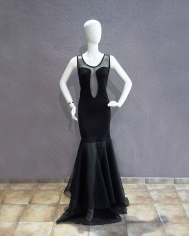 Vestido Largo Negro de Corte Sirena con Escote Ilusión y Tul