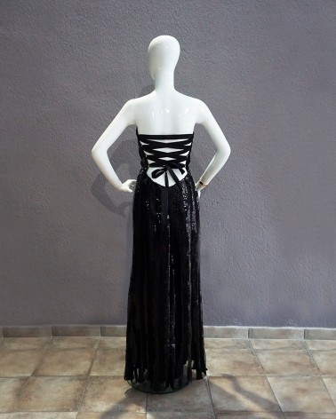 Vestido Largo Negro con Corsé y Detalles en Pedrería