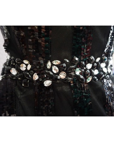 Vestido Largo Negro con Corsé y Detalles en Pedrería