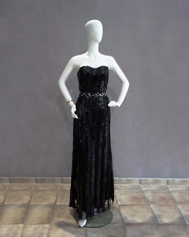 Vestido Largo Negro con Corsé y Detalles en Pedrería