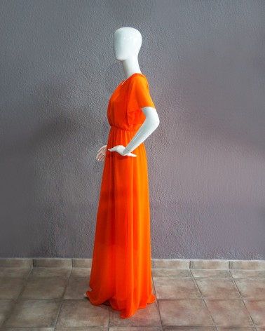 Vestido largo naranja escote en uve cruzado