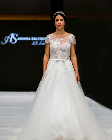 Vestido de Novia Princesa Escote a la caja y Espalda en V