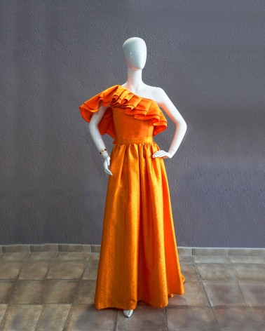 Falda larga naranja con cola