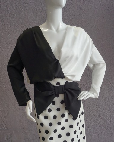 Top de fiesta bicolor blanco y negro