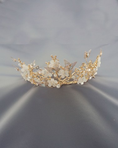 Tiara Dorada de novia Floral con Mariposas de Nácar y Cristal