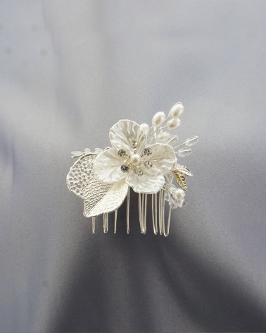 Peineta de novia Floral con Perlas y Hojas Filigrana