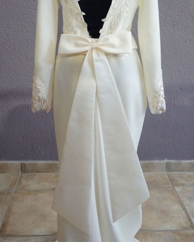 Cinturón de novia con maxi lazada trasera y pliegues delanteros