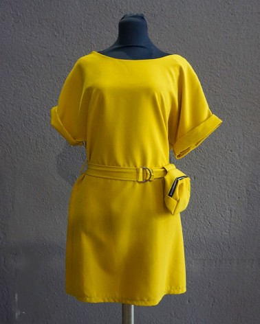 Vestido corto amarillo con bolsito