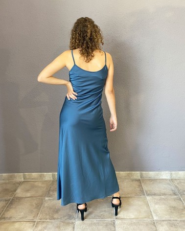 Vestido satinado azul petróleo intenso con fruncido delantero