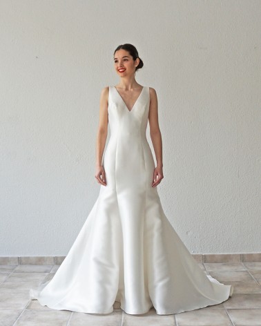Vestido de Novia escote pico de sirena mikado