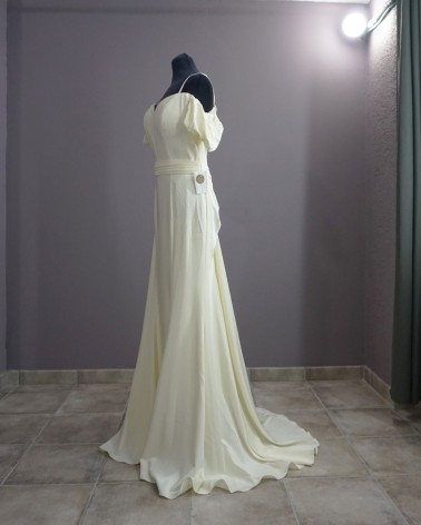 Vestido de novia blanco marfil sirena con escote corazón y encaje