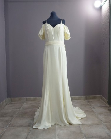 Vestido de novia blanco marfil sirena con escote corazón y encaje