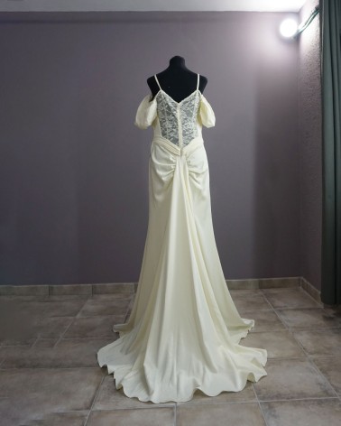 Vestido de novia blanco marfil sirena con escote corazón y encaje