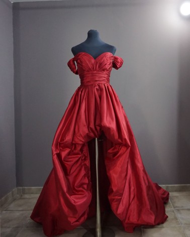Vestido de cola burbuja abierto rojo rubí