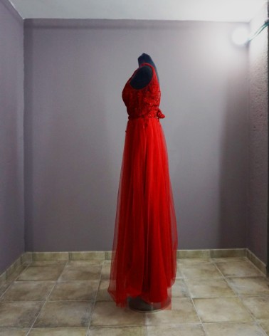 Vestido de Fiesta en Color Granate con Falda de Tul