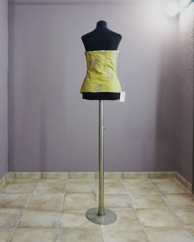 Top Fiesta Palabra de Honor en Brocado Dorado