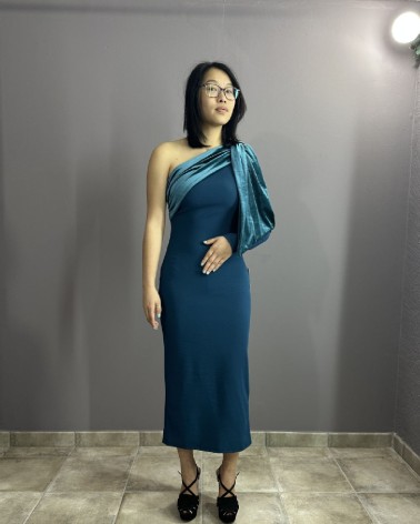 Vestido Azul Largo Con Lazo En El Hombro Y Escote Asimétrico
