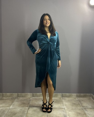Vestido Midi Azul Aterciopleado De Manga Larga y Escote V