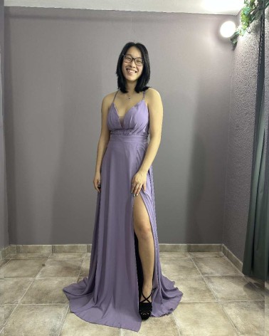 Vestido Lavanda Con Escote V, espalda descubierta y Abertura En La Pierna