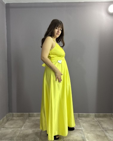 Vestido largo de raso de tirantes cruzados amarillo