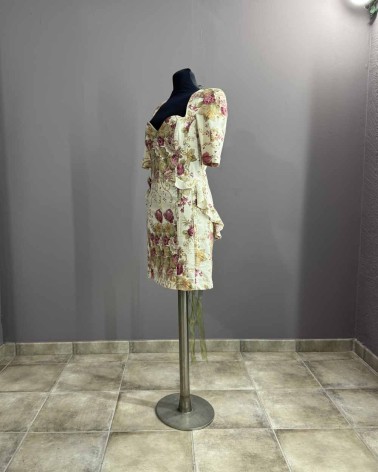 Vestido corto escote corazón y estampado floral