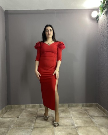Vestido largo rojo con hombro abullonado