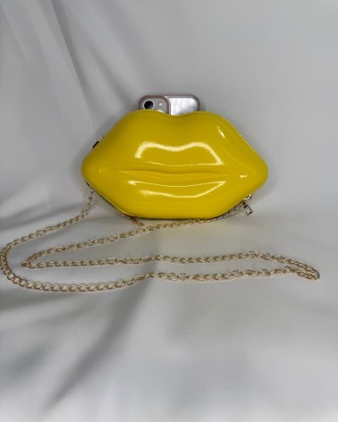 Clutch en forma de labios amarillo brillante