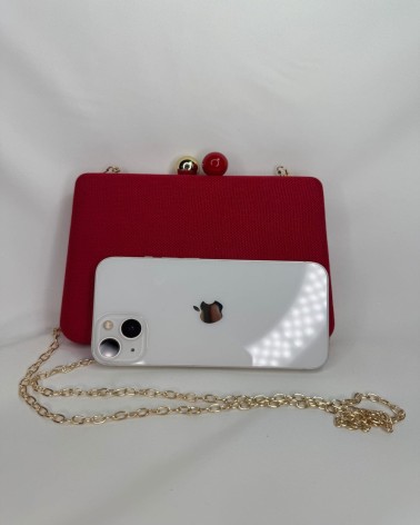 Clutch rojo cereza con textura
