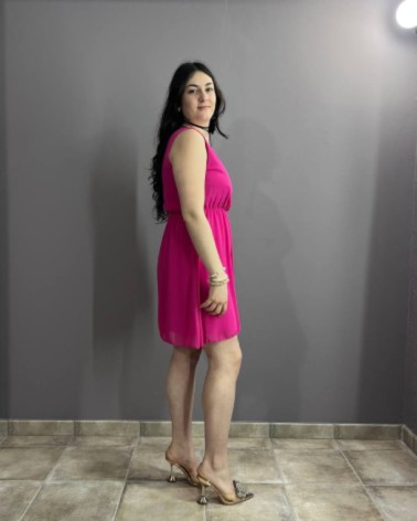 Vestido Corto Rosa de Tirantes