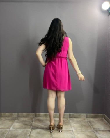 Vestido Corto Rosa de Tirantes