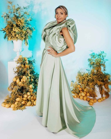 Top de fiesta verde pastel con volantes esculturales XL